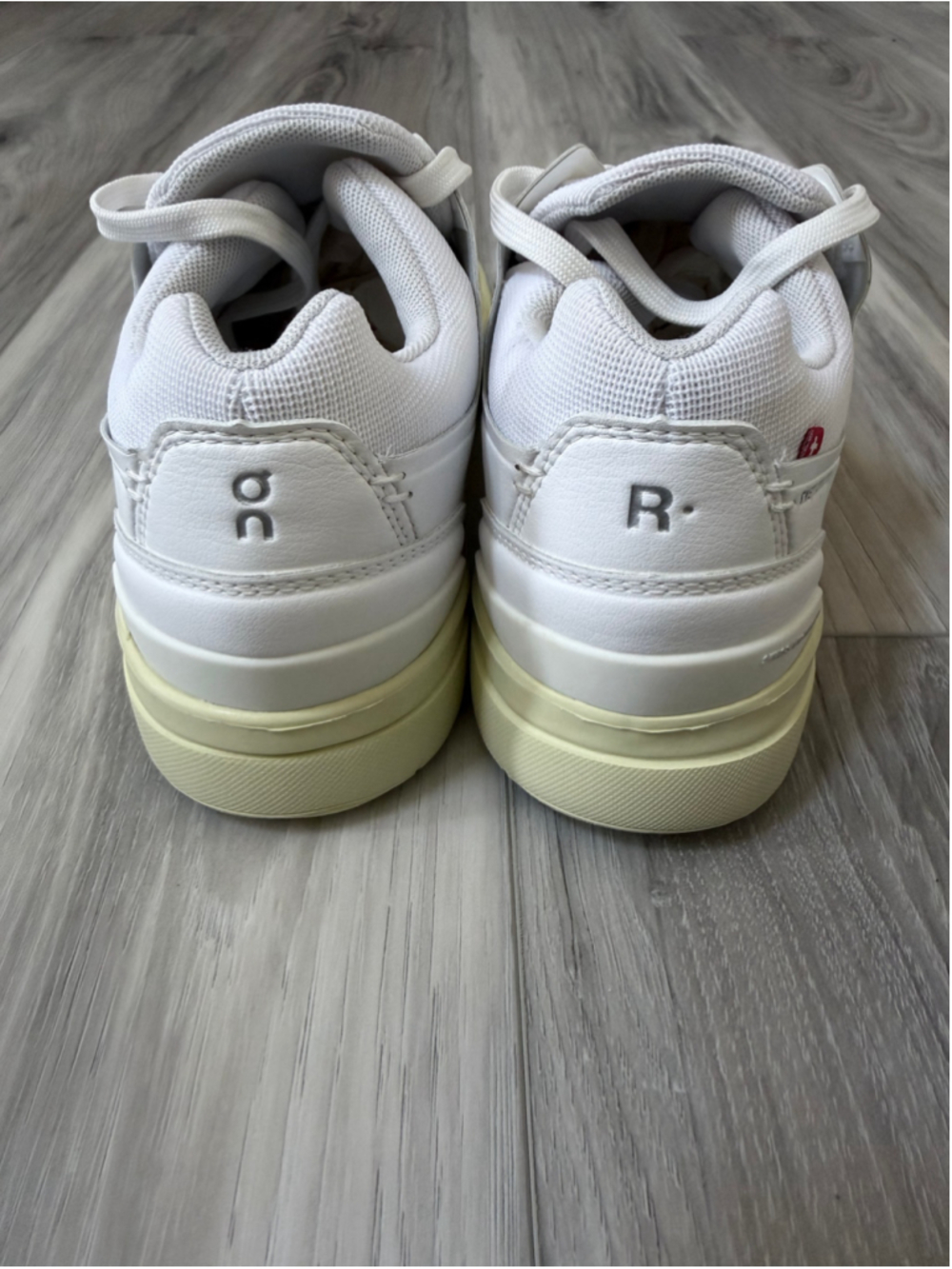 On The Roger Advantage White Hay Women’s 7.5 CloudTec Sneakers 48.98958 - Picture 5 of 10